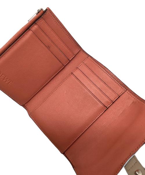 LOEWE（ロエベ）LOEWE (ロエベ) トライフォールドウォレット ベージュの古着・服飾アイテム