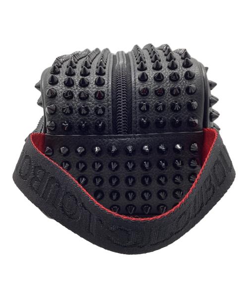 Christian Louboutin（クリスチャン・ルブタン）Christian Louboutin (クリスチャン・ルブタン) スタッズクラッチバッグ ブラック×レッドの古着・服飾アイテム
