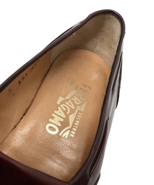 Salvatore Ferragamo（サルヴァトーレ フェラガモ）Salvatore Ferragamo (サルヴァトーレ フェラガモ) タッセルローファー ワインレッド サイズ:7 2Eの古着・服飾アイテム