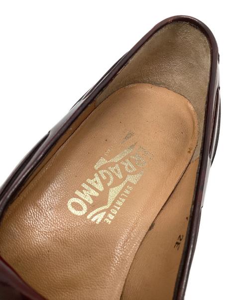 Salvatore Ferragamo（サルヴァトーレ フェラガモ）Salvatore Ferragamo (サルヴァトーレ フェラガモ) タッセルローファー ワインレッド サイズ:7 2Eの古着・服飾アイテム