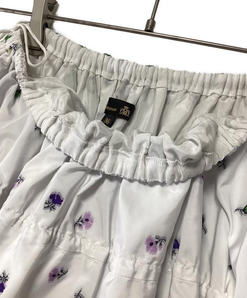 DRAWER（ドゥロワー）DRAWER (ドゥロワー) ジャガード タフタ イージー ロング スカート ホワイト サイズ:36の古着・服飾アイテム
