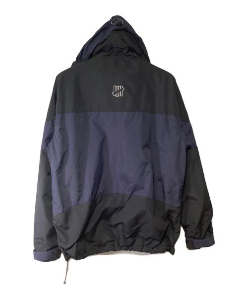 UNDEFEATED（アンディフィーテッド）UNDEFEATED (アンディフィーテッド) ナイロンジャケット ネイビー×ブラック サイズ:MEDIUMの古着・服飾アイテム