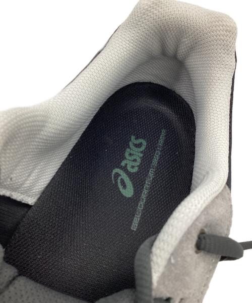 asics（アシックス）asics (アシックス) ローカットスニーカー グレー×ブラック サイズ:28.5の古着・服飾アイテム