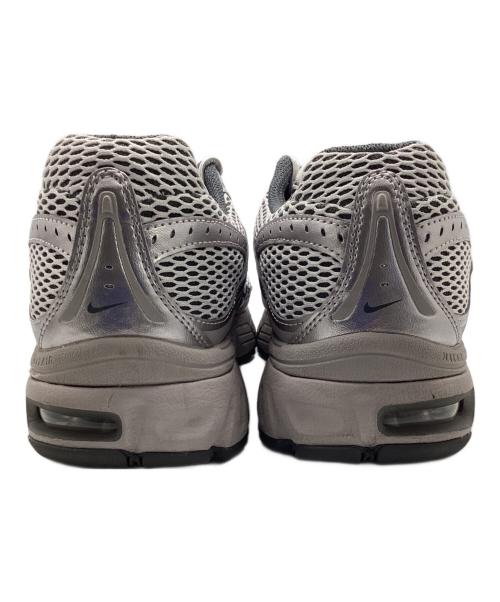 NIKE（ナイキ）NIKE (ナイキ) Air Max Moto 2K グレー×シルバー サイズ:27.5の古着・服飾アイテム