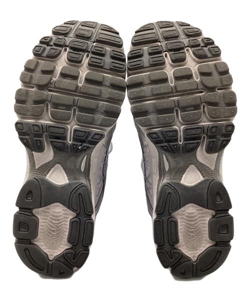 NIKE（ナイキ）NIKE (ナイキ) Air Max Moto 2K グレー×シルバー サイズ:27.5の古着・服飾アイテム