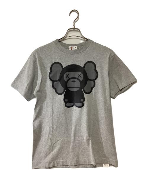 BABY MiLO（ベビーマイロ）BABY MiLO (ベビーマイロ) KAWS (カウズ) 半袖カットソー グレー サイズ:Mの古着・服飾アイテム