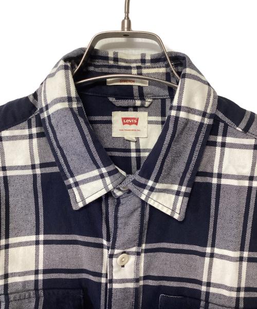 LEVI'S（リーバイス）LEVI'S (リーバイス) 長袖シャツ ネイビー×ホワイト サイズ:Sの古着・服飾アイテム