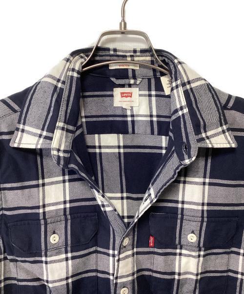LEVI'S（リーバイス）LEVI'S (リーバイス) 長袖シャツ ネイビー×ホワイト サイズ:Sの古着・服飾アイテム