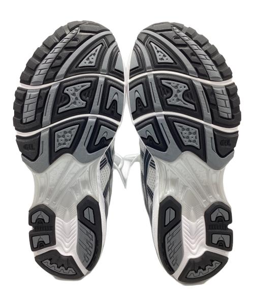 asics（アシックス）asics (アシックス) スニーカー ホワイト×グレー サイズ:28.5の古着・服飾アイテム