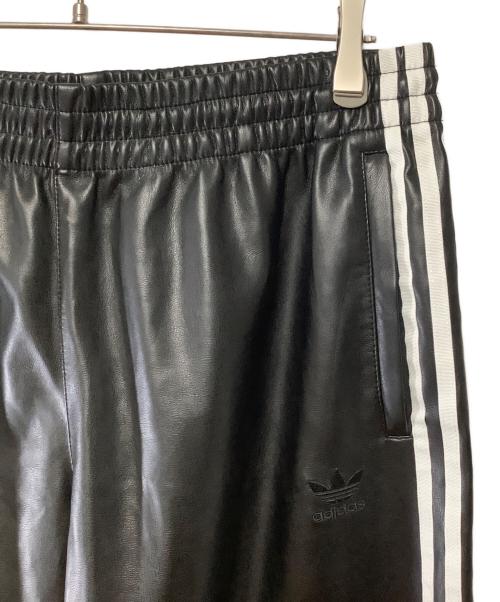 adidas（アディダス）adidas (アディダス) ワイドレザーパンツ ブラック サイズ:2XLの古着・服飾アイテム