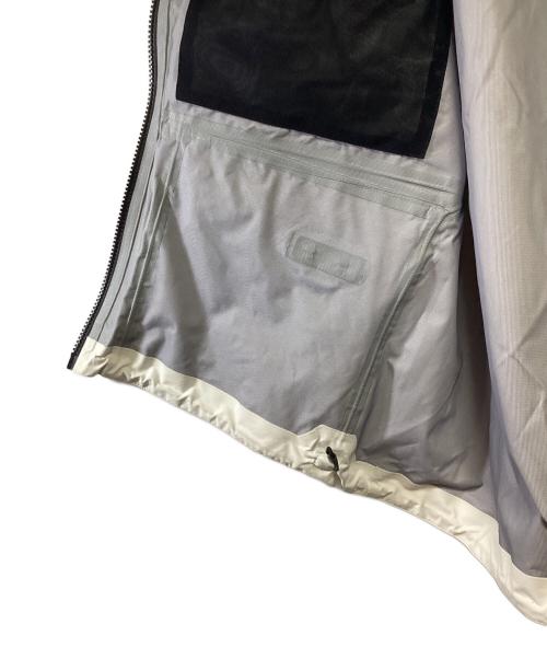 THE NORTH FACE（ザ ノース フェイス）THE NORTH FACE (ザ ノース フェイス) ヒューチャーライトRTGジャケット ホワイト×ブラック サイズ:Mの古着・服飾アイテム