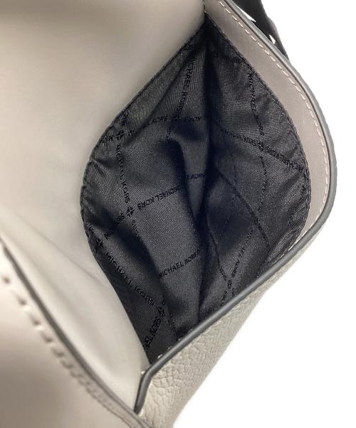 MICHAEL KORS（マイケルコース）MICHAEL KORS (マイケルコース) ショルダーバッグ グレーの古着・服飾アイテム