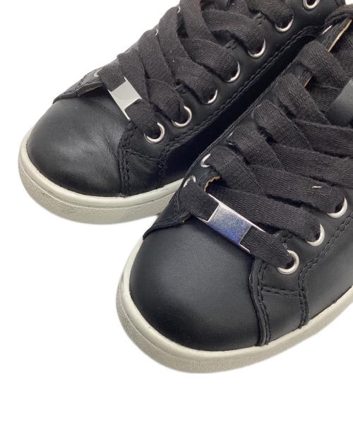UGG（アグ）UGG (アグ) ローカットスニーカー ブラック×グレー×ホワイト サイズ:24の古着・服飾アイテム