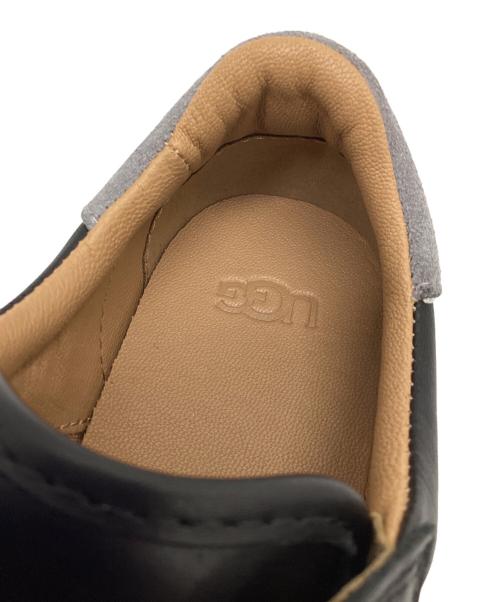 UGG（アグ）UGG (アグ) ローカットスニーカー ブラック×グレー×ホワイト サイズ:24の古着・服飾アイテム