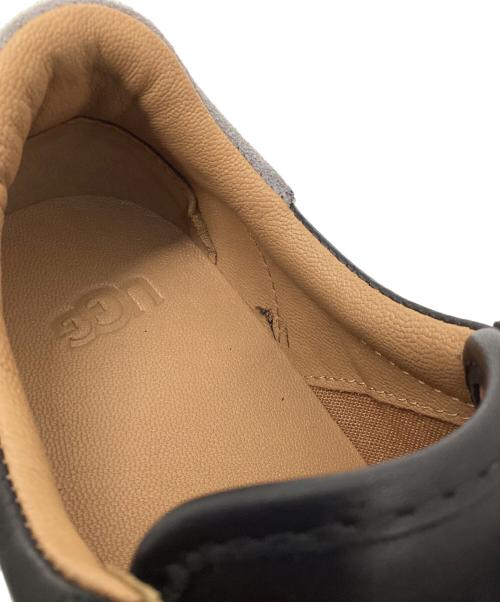 UGG（アグ）UGG (アグ) ローカットスニーカー ブラック×グレー×ホワイト サイズ:24の古着・服飾アイテム