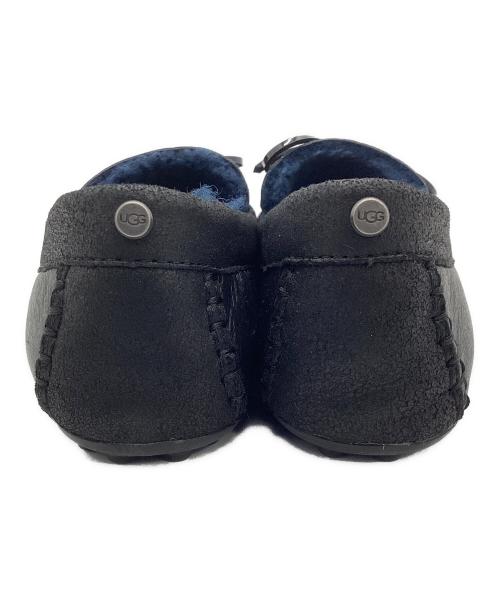UGG（アグ）UGG (アグ) モカシンシューズ ブラック×ネイビー サイズ:24の古着・服飾アイテム