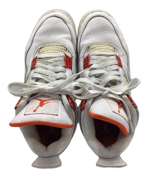 NIKE（ナイキ）NIKE (ナイキ) AIR JORDAN 4 RETRO ホワイト×オレンジ サイズ:27.5の古着・服飾アイテム