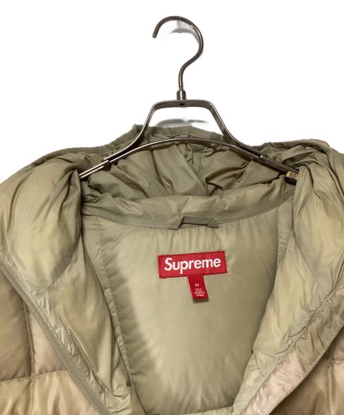 SUPREME（シュプリーム）SUPREME (シュプリーム) ダウンジャケット ベージュ×ブラウン サイズ:Mの古着・服飾アイテム