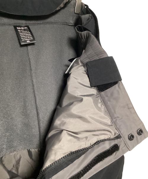 DAIWA（ダイワ）DAIWA (ダイワ) ゴアテックス プロダクト ウィンタースーツ ブラック×レッド サイズ:2XLの古着・服飾アイテム