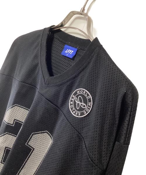 LFYT（エルエフワイティー）LFYT (エルエフワイティー) フットボールシャツ ブラック サイズ:XLの古着・服飾アイテム