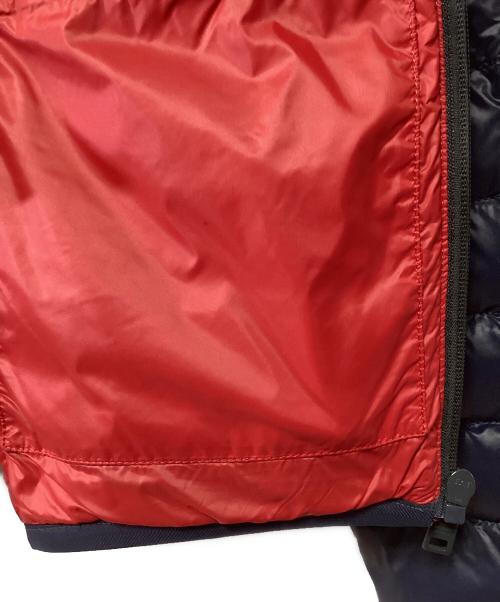 PRADA（プラダ）PRADA (プラダ) ダウンジャケット ネイビー×レッド サイズ:46の古着・服飾アイテム