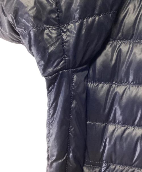 PRADA（プラダ）PRADA (プラダ) ダウンジャケット ネイビー×レッド サイズ:46の古着・服飾アイテム