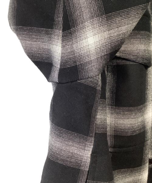 Calvin Klein Jeans（カルバンクラインジーンズ）Calvin Klein Jeans (カルバンクラインジーンズ) リバーシブルジャケット ブラック×ホワイト×レッド サイズ:Lの古着・服飾アイテム
