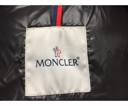 MONCLER（モンクレール）MONCLER (モンクレール) MAYA GIUBBOTO ブラックの古着・服飾アイテム