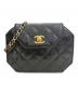 CHANEL（シャネル）の古着「ミニチェーンショルダーバッグ」｜ブラック×ゴールド