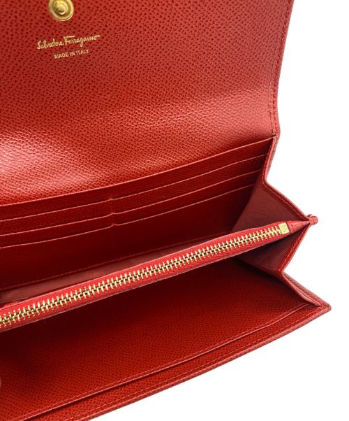 Salvatore Ferragamo（サルヴァトーレ フェラガモ）Salvatore Ferragamo (サルヴァトーレ フェラガモ) 長財布 レッドの古着・服飾アイテム