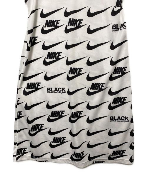BLACK COMME des GARCONS × NIKE（ブラック コムデギャルソン × ナイキ）BLACK COMME des GARCONS × NIKE (ブラック コムデギャルソン × ナイキ) ノースリーブワンピース ホワイト×ブラック サイズ:Mの古着・服飾アイテム