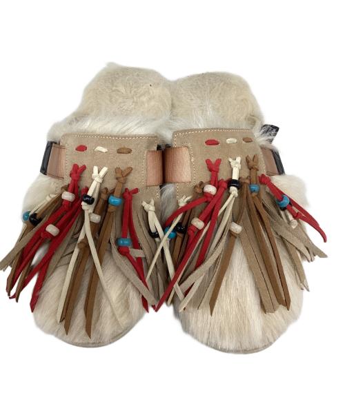 suicoke（スイコック）suicoke (スイコック) ALANUI (アラヌイ) フリンジファーサンダル ベージュ サイズ:24の古着・服飾アイテム