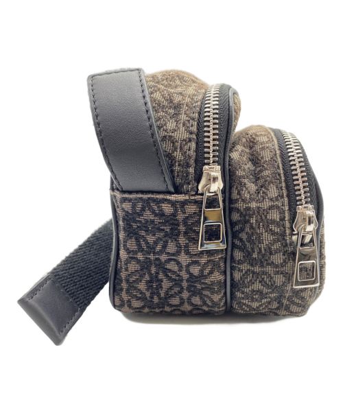 LOEWE（ロエベ）LOEWE (ロエベ) リピートアナグラム ショルダーバッグ ブラックの古着・服飾アイテム