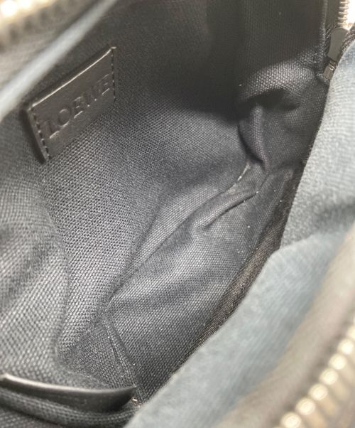 LOEWE（ロエベ）LOEWE (ロエベ) リピートアナグラム ショルダーバッグ ブラックの古着・服飾アイテム