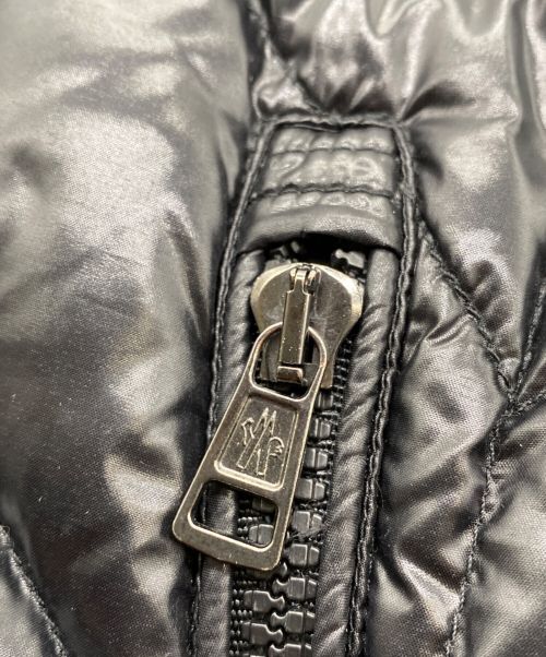 MONCLER（モンクレール）MONCLER (モンクレール) BERRIAT ダウンジャケット ブラックの古着・服飾アイテム