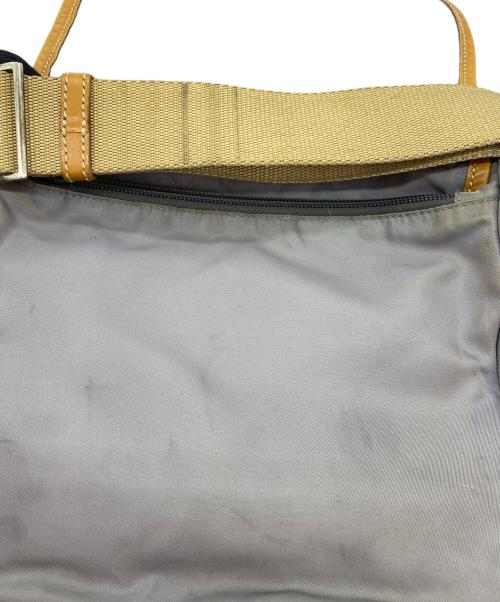 PRADA（プラダ）PRADA (プラダ) ナイロンショルダーバッグ グレーの古着・服飾アイテム