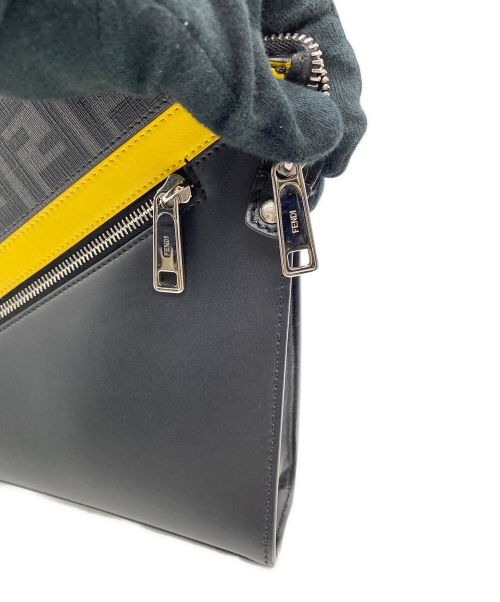 FENDI（フェンディ）FENDI (フェンディ) クラッチバッグ ブラックの古着・服飾アイテム