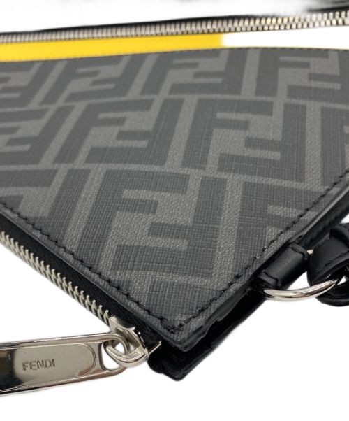 FENDI（フェンディ）FENDI (フェンディ) クラッチバッグ ブラックの古着・服飾アイテム