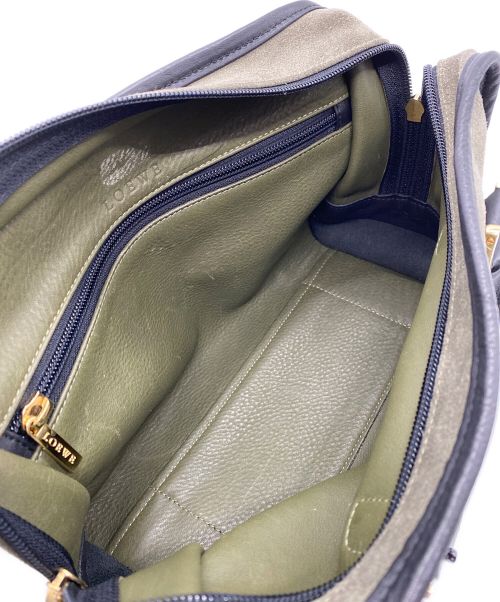 LOEWE（ロエベ）LOEWE (ロエベ) アマソナ28 オリーブの古着・服飾アイテム
