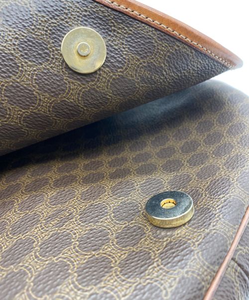 CELINE（セリーヌ）CELINE (セリーヌ) マカダム フラップショルダーバッグ ブラウンの古着・服飾アイテム