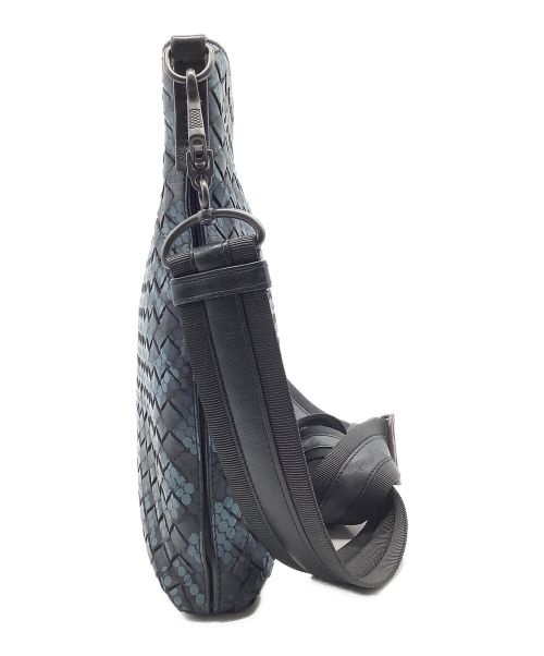 BOTTEGA VENETA（ボッテガベネタ）BOTTEGA VENETA (ボッテガベネタ) イントレチャート ショルダーバッグ ブラックの古着・服飾アイテム