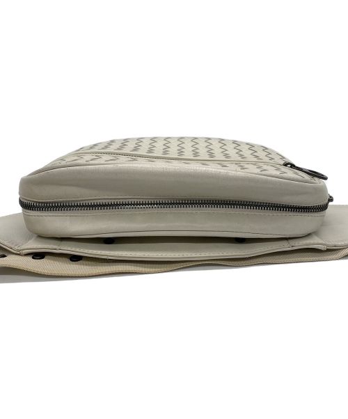 BOTTEGA VENETA（ボッテガベネタ）BOTTEGA VENETA (ボッテガベネタ) イントレチャートウエストバッグ ホワイトの古着・服飾アイテム