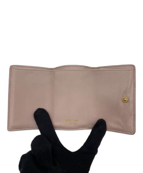 MIU MIU（ミュウミュウ）MIU MIU (ミュウミュウ) コンパクトウォレット ピンクの古着・服飾アイテム
