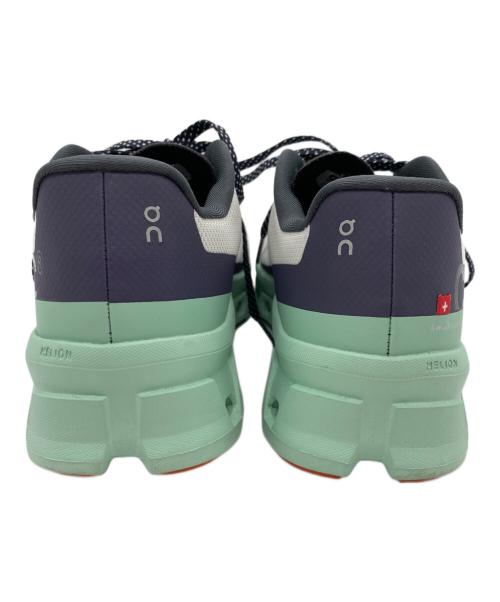 on（オン）On (オン) スニーカー ホワイト×グリーン サイズ:26.5の古着・服飾アイテム