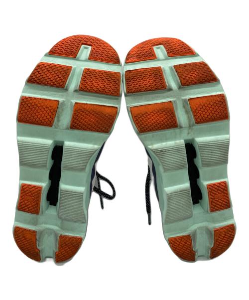 on（オン）On (オン) スニーカー ホワイト×グリーン サイズ:26.5の古着・服飾アイテム