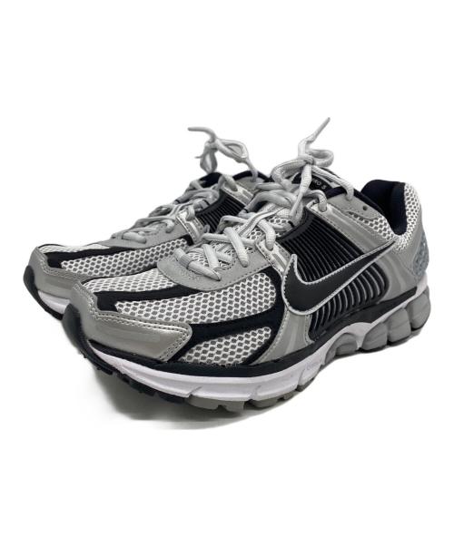 NIKE（ナイキ）NIKE (ナイキ) スニーカー シルバー×ブラック サイズ:26.5の古着・服飾アイテム