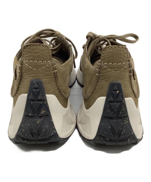 CLARKS（クラークス）CLARKS (クラークス) スニーカー オリーブ サイズ:27.5 未使用品の古着・服飾アイテム