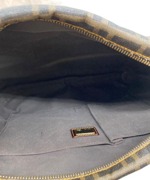 FENDI（フェンディ）FENDI (フェンディ) ショルダーバッグ カーキの古着・服飾アイテム