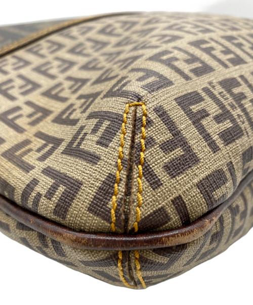 FENDI（フェンディ）FENDI (フェンディ) ショルダーバッグ カーキの古着・服飾アイテム