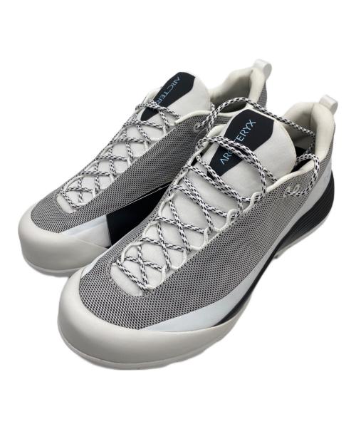 ARC'TERYX（アークテリクス）ARC'TERYX (アークテリクス) スニーカー ホワイト サイズ:23 未使用品の古着・服飾アイテム